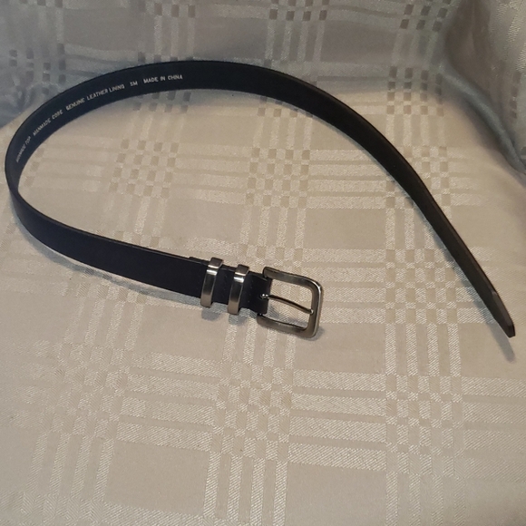 Accessories - Small Brown Leather belt with silver buckle 💥